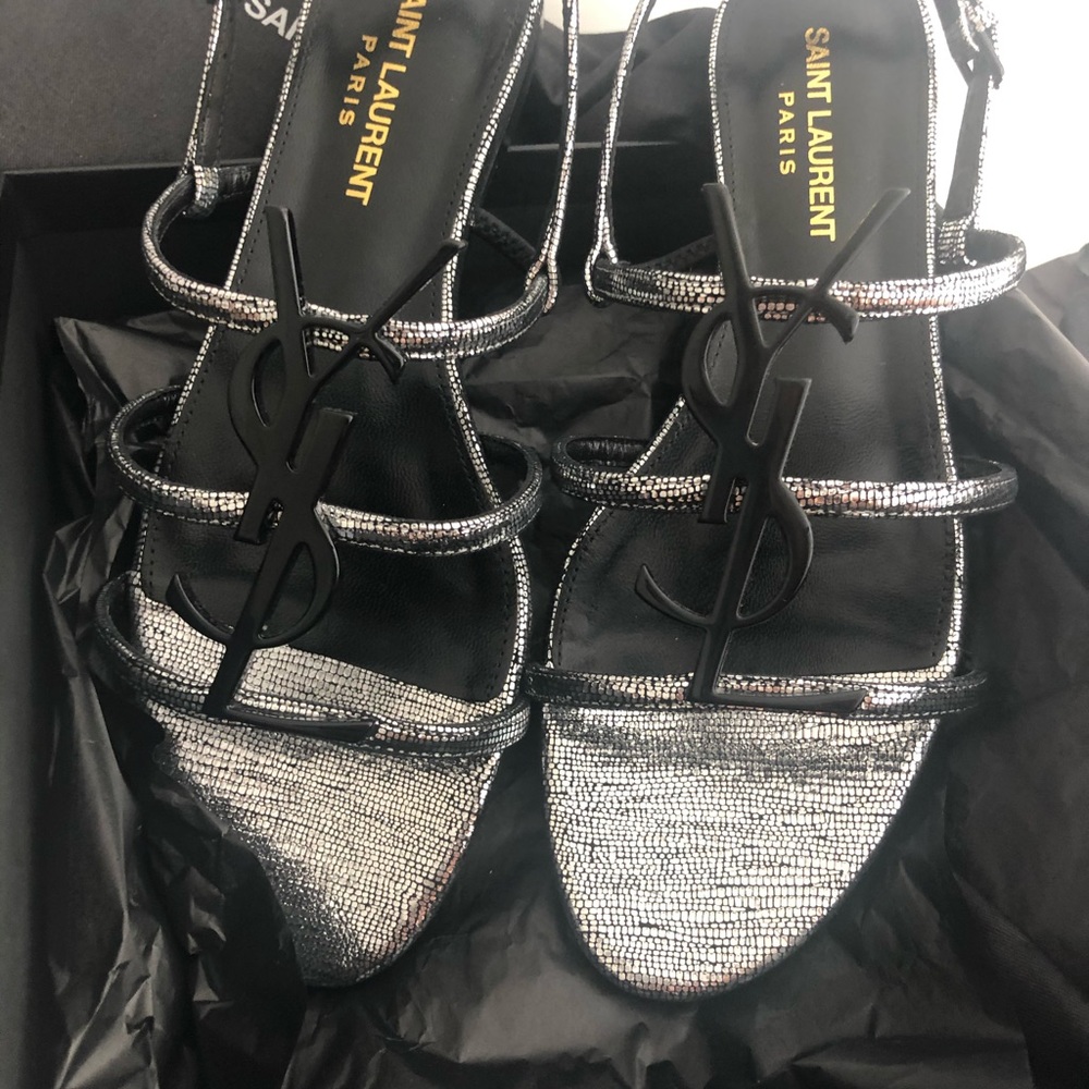 ❗️❗️❗️❗️ SOLD Saint Laurent Sandals - Picture 4 of 9